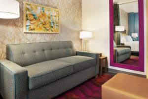 Queen Studio - Non-Smoking room in Home2 Suites By Hilton Brooklyn Park Minneapolis