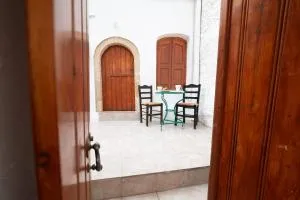 MinoaHouse 1 bedroom,3 guests,bath tub & patio - Thriptí