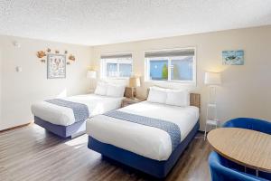 The Lamplighter Inn - Crab Shack and Whale Watching