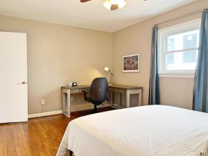 Entire Private 3 Bedrooms 1 Bathroom Single House with Fenced Garden