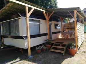 Domek przy pokojach gościnnych Pod Tują