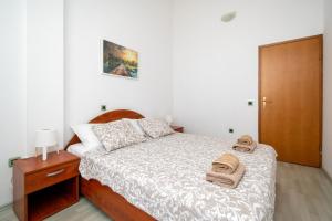 Apartments with parking space Mandre, Pag - 16836