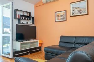 Apartments with a parking space Sveti Filip i Jakov, Biograd - 21221