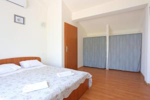 Apartments by the sea Gradac, Makarska - 21172