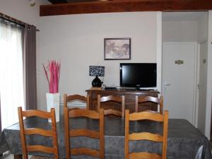 Maisons de vacances Gite Vaumas, 3 pieces, 5 personnes - FR-1-489-233 : photos des chambres