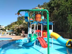 Aldeia do Lago C405-churrasqueira, bebidas liberadas no parque aquático, internet no ap, rampa de acesso ao lago, recarga carro elétrico, pesqueiro