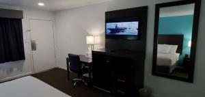 Studio Suite with Two Double Beds - Non-Smoking room in Travelodge by Wyndham Livonia/Canton/Novi Detroit Area