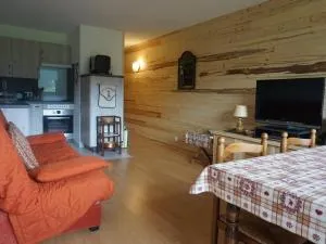 Appartement rénové avec balcon, idéal pour 4 pers., à 1 km des pistes de ski - Autrans-Méaudre - FR-1-737-6 - 韦尔科尔地区朗