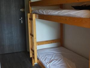 Appartement à Méaudre - 4 pers, proche centre, balcon, parking - FR-1-737-9