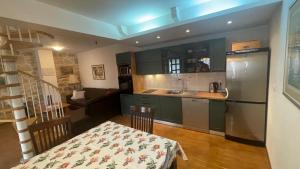 Old stone house VICKO