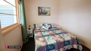 Aberdeen 1 112 Lamont Street -Views great for boats