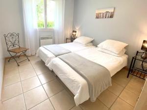 Maisons de vacances Gite Saint-Severin, 4 pieces, 6 personnes - FR-1-653-238 : photos des chambres