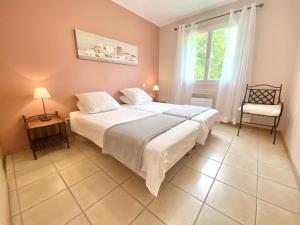 Maisons de vacances Gite Saint-Severin, 4 pieces, 6 personnes - FR-1-653-238 : photos des chambres