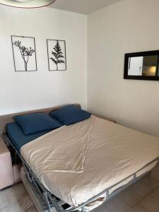 T2 avec piscine 5 mn des plages et village