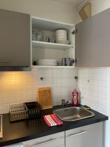 Appartements T2 avec piscine 5 mn des plages et village : photos des chambres