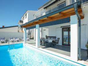 Luxury Apartment with heated pool in Starigrad