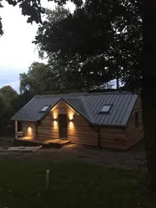 The Hen House A beautifully situated open plan chalet - Elslack