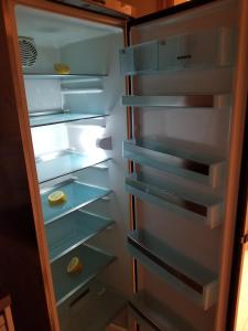 London Luxury Apartment 4 Bedroom Sleeps 12 people with 4 Bathrooms 1 Min walk from Station