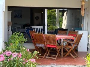 Spacieux appartement, grande terrasse, accès plage