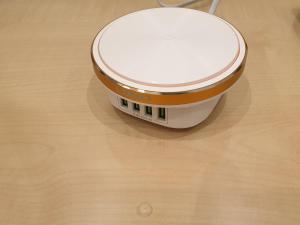 London Luxury Apartments 3 Bedroom Sleeps 8 with 3 Bathrooms 4 mins walk to tube free parking