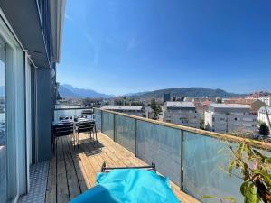 LUrban - Parc, centre, parking & balcon avec vue!