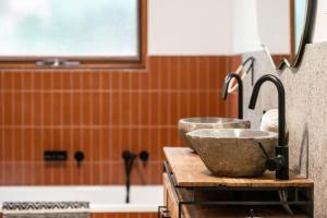 Hills Serenity w Private Creek