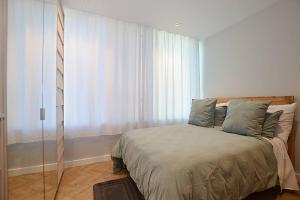 Foreshore Place Suites