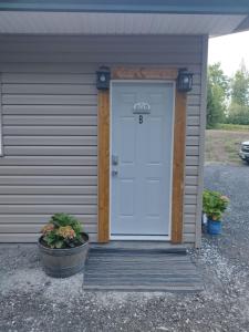 Beautiful farm cabin unit B