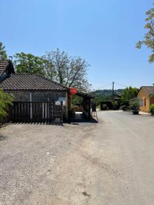 Campings Mobil-home climatise, avec 3 chambres et grande terrasse, entierement equipe pour 6 personnes, et jusqu a 8 personnes avec supplements : photos des chambres