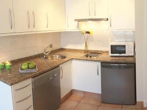 REf 51 APARTAMENTO MARINA