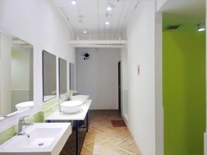 Phòng phổ thông cho 3 người có phòng tắm dùng chung (Economy Triple Room with Shared Bathroom)