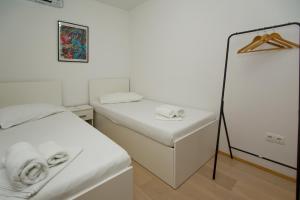 Lukas Lodge Guesthouse & Hostel