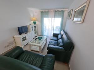REF. 70 APARTAMENTO EN URBANIZACIÓN PONIENTE