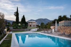 Eretria Luxurious Seafront Villa