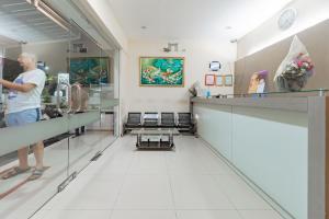 RedDoorz near Pasar Tarapung Siring Banjarmasin