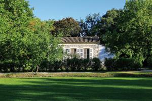 Hotels Hotel Chateau Des Alpilles : Chambre Double - Vue sur Jardin