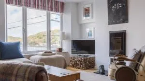 Castle House - Penthouse - Polruan