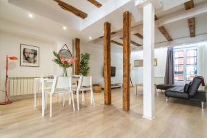 Edificio Calixto by Plaza Mayor Apartamentos