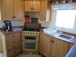 Waterside: Waterside Salisbury:- 6 Berth Large Wrap Around Veranda