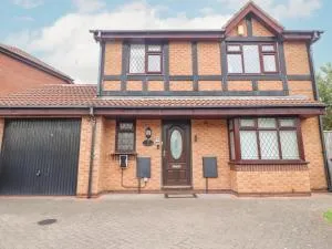 23 Wolsey Close - Thornton