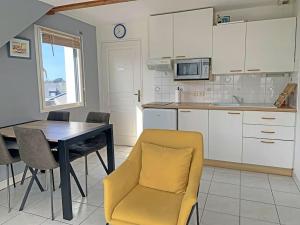 Appartements REF 324 LARMOR-PLAGE DERNIER ETAGE VUE MER PARKING : photos des chambres