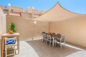 MEDANO4YOU La Jaquita Terrace Holiday Home