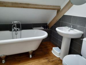 Bonne Chere, Family Friendly Cottage with Pool LPS