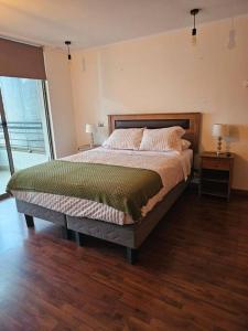 Dpto Costanera Center, Metro Los Leones 1 dorm