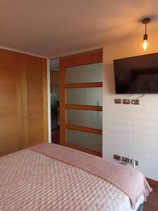 Dpto Costanera Center, Metro Los Leones 1 dorm