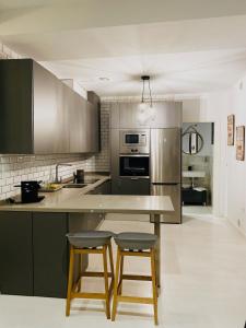 Charming Colón by SharingCo