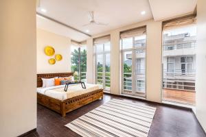 Sierra Skies by StayVista - A mountain-view villa featuring a rooftop swimming pool, Turf, and A gym for an elevated stay