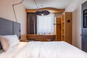 Standard Twin Room room in ibis Hotel Friedrichshafen Airport Messe