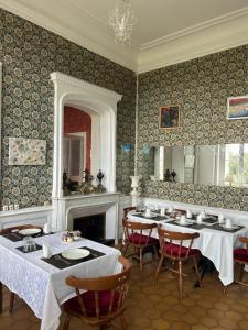 Maisons d'hotes chambre romantique dans le chateau de la Bouchatte : photos des chambres