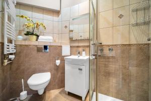 Plac Zbawiciela Spacious Apartments - Top Location, Metro 200m, 53m2 - by Rentujemy